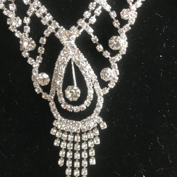 BEAUTIFUL RHINESTONE NECKLACE STATEMENT PIECE - Picture 2 of 3